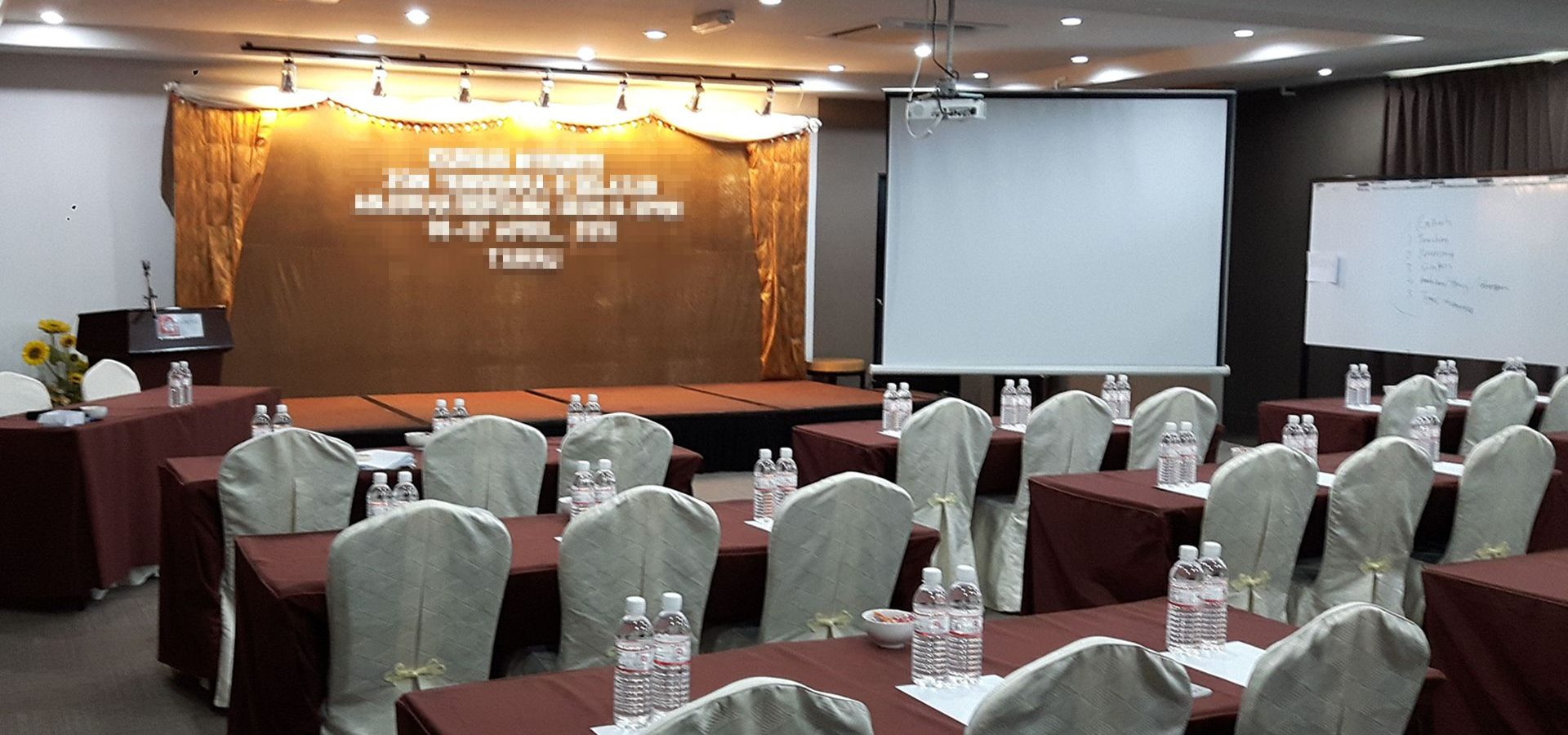 event hall - city hall - meeting room