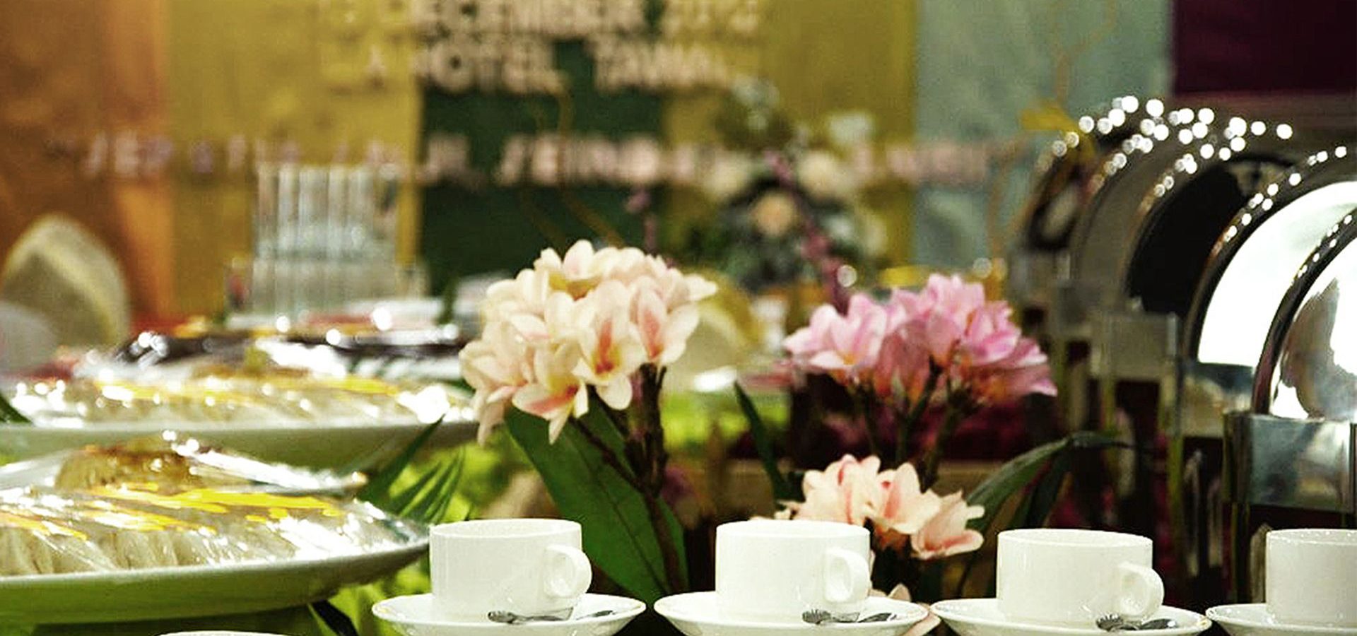 event hall - city hall - round table - banquet